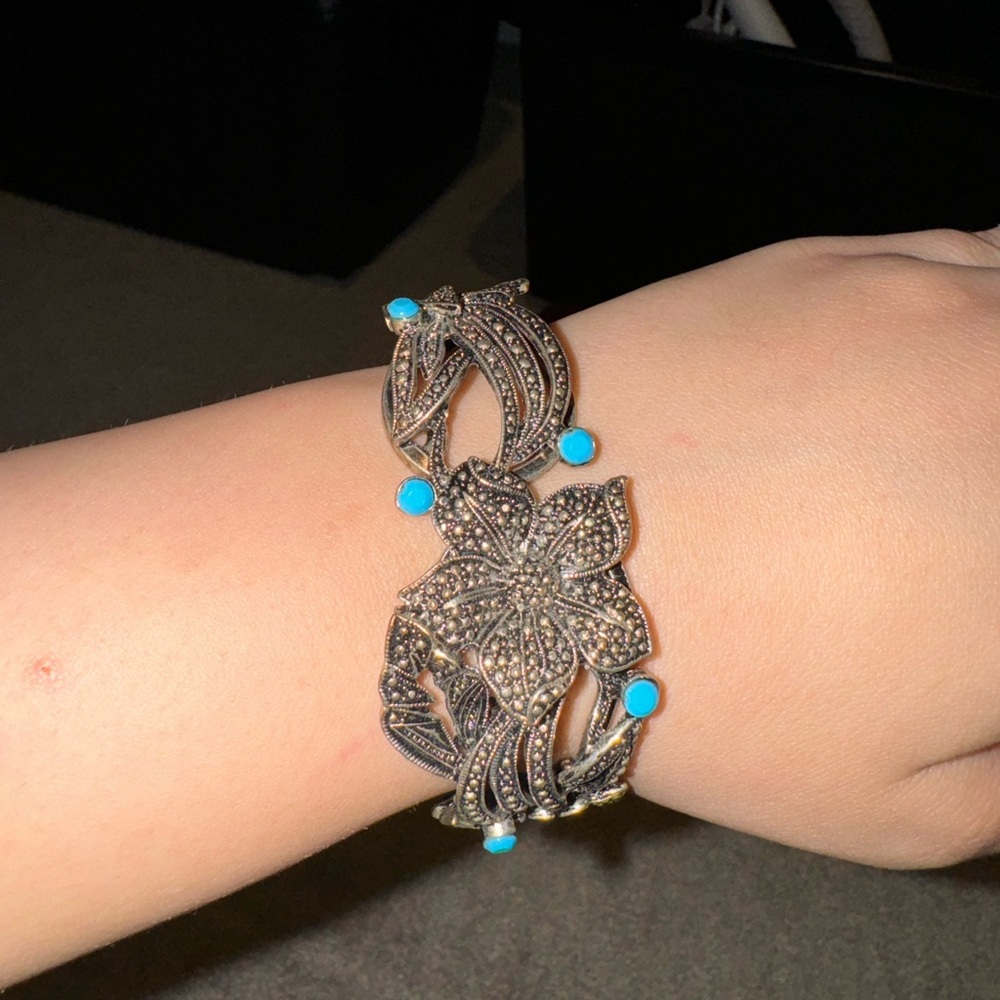 Large Jewelry Set - Picture 6 of 11